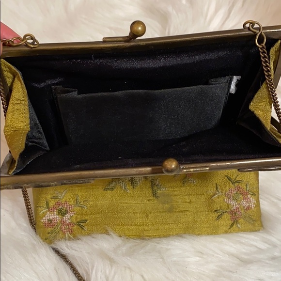 DESIGNER SILK EVENING BAG - Picture 3 of 6